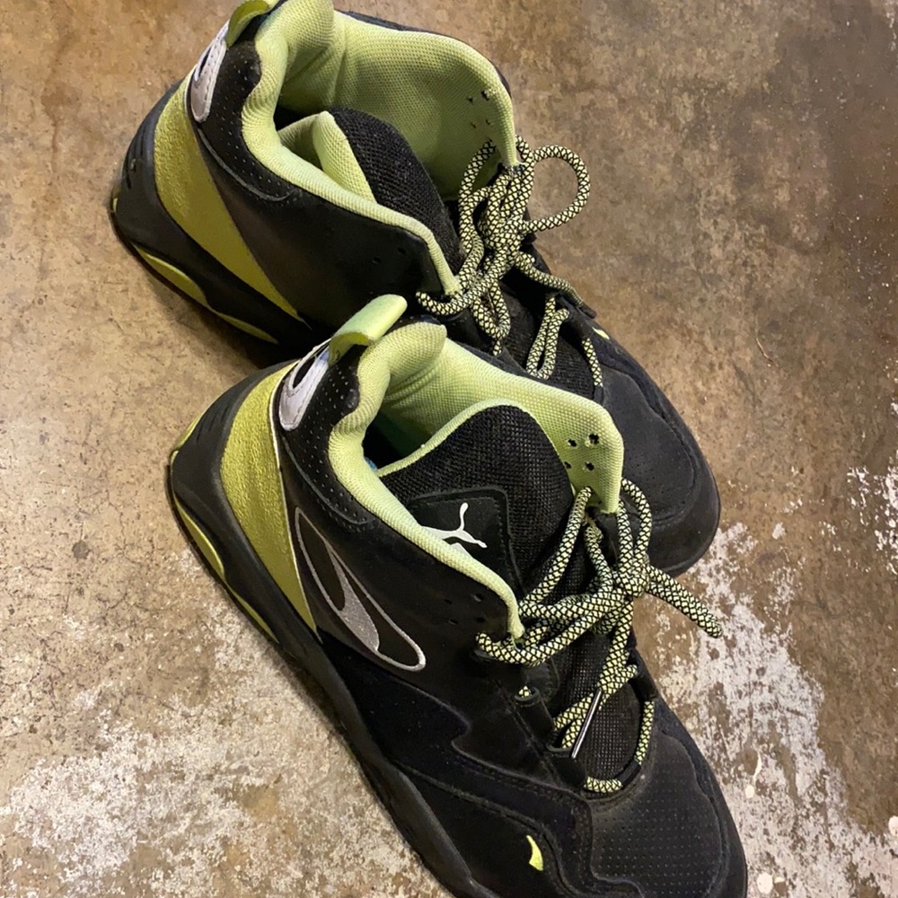 I’m selling shoes